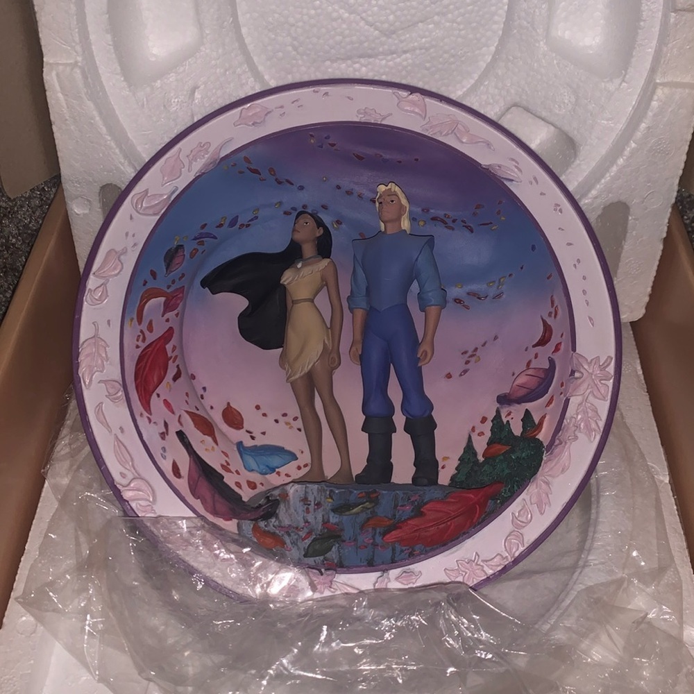 Pocahontas Colors Of The Wind Limited Edition Collectible 3D Relief Plate Disney
